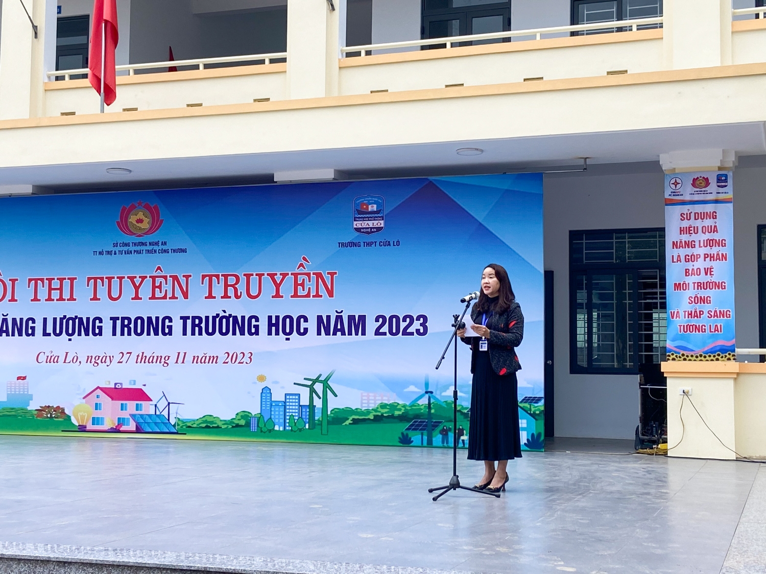 Cô Nguyễn Thị Hải – Phó hiệu trưởng nhà trường Tiếp đến phát biểu khai mạc hội thi 