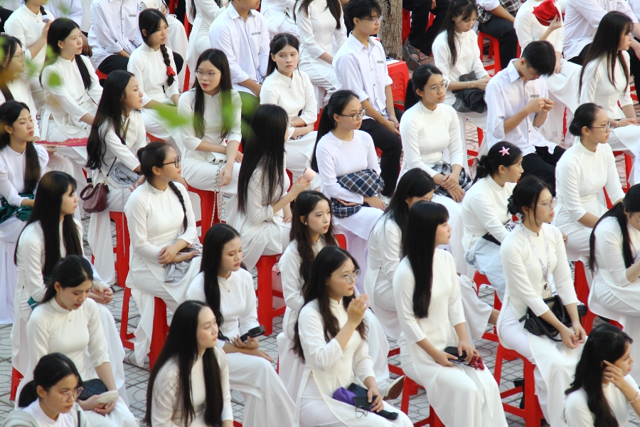 MÙA GIEO CHỮ MỚI