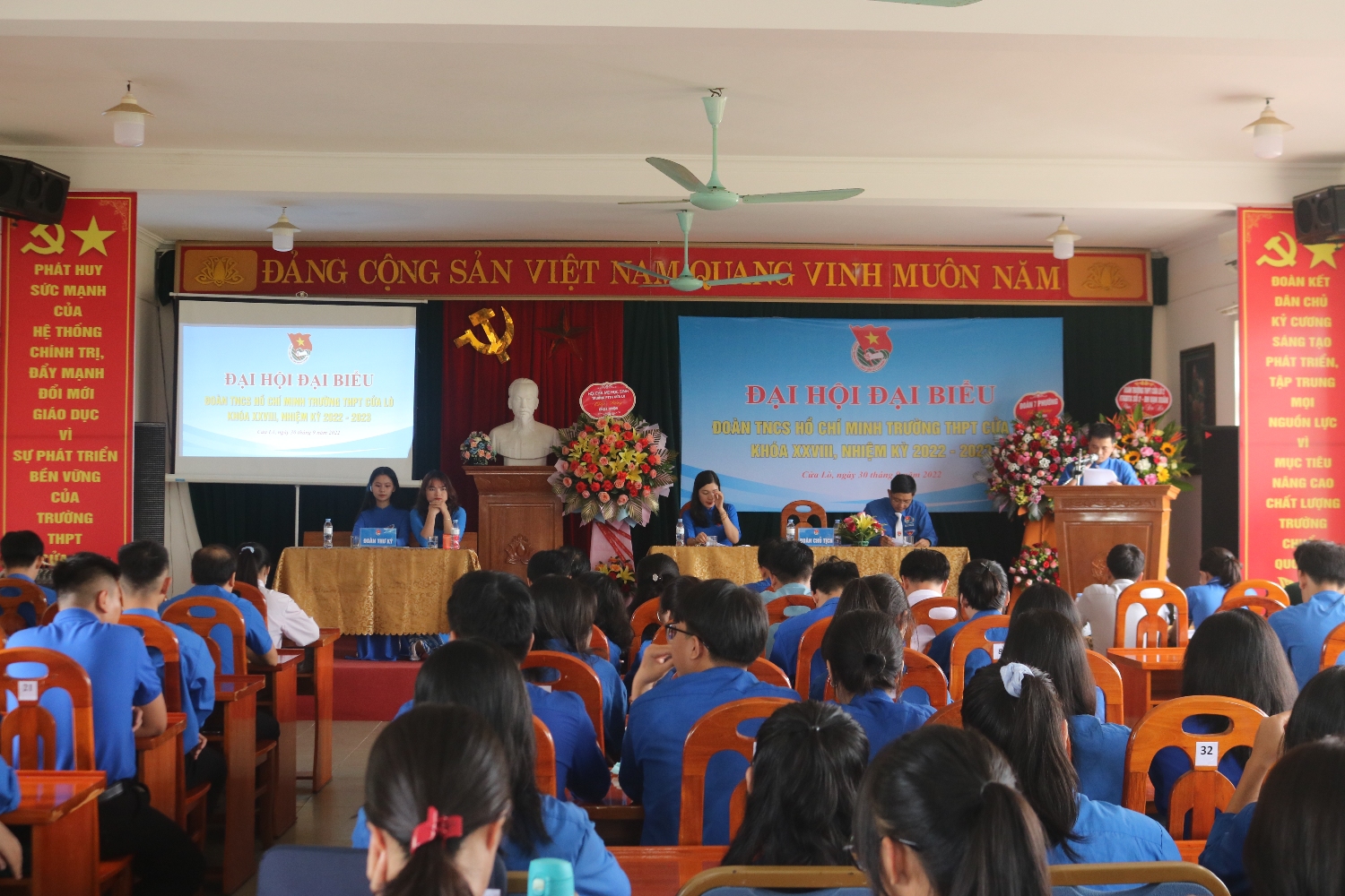Toàn cảnh Đại hội đại biểu Đoàn TNCS Hồ Chí Minh Trường THPT Cửa Lò khóa XXVIII nhiệm kì 2022 - 2023